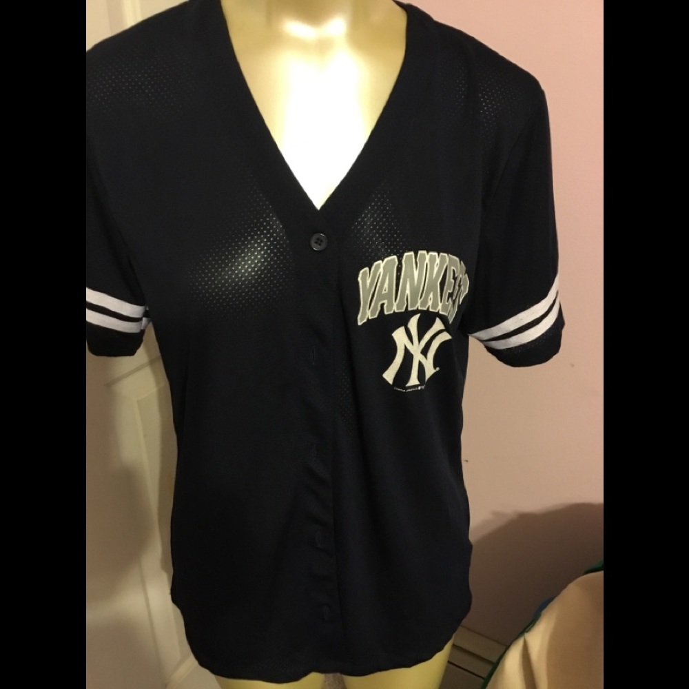 Yankees shirt